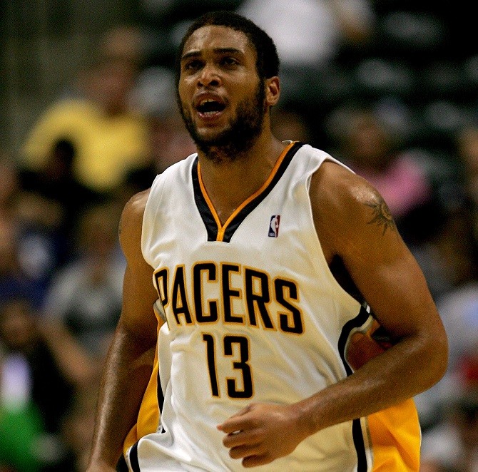 Как этот игрок НБА прошел путь от выбора в первом раунде, зарабатывающего миллионы, до сотрудника McDonald’s, получающего минимальную зарплату