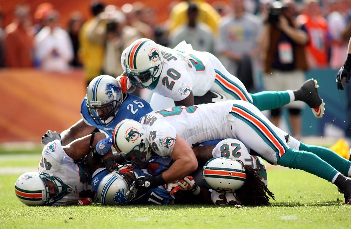 Миллионы больше памяти? Стоит ли вероятность черепно-мозговой травмы финансового вознаграждения и безопасности?